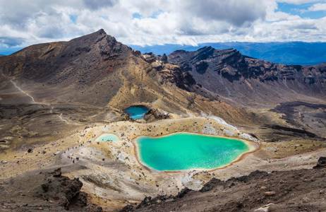 Krater in Nieuw-Zeeland | Beste reistijd februari | Beste bestemmingen februari | Reiskalender | KILROY