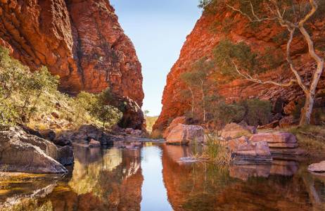 The area that surrounds alice springs is stunning