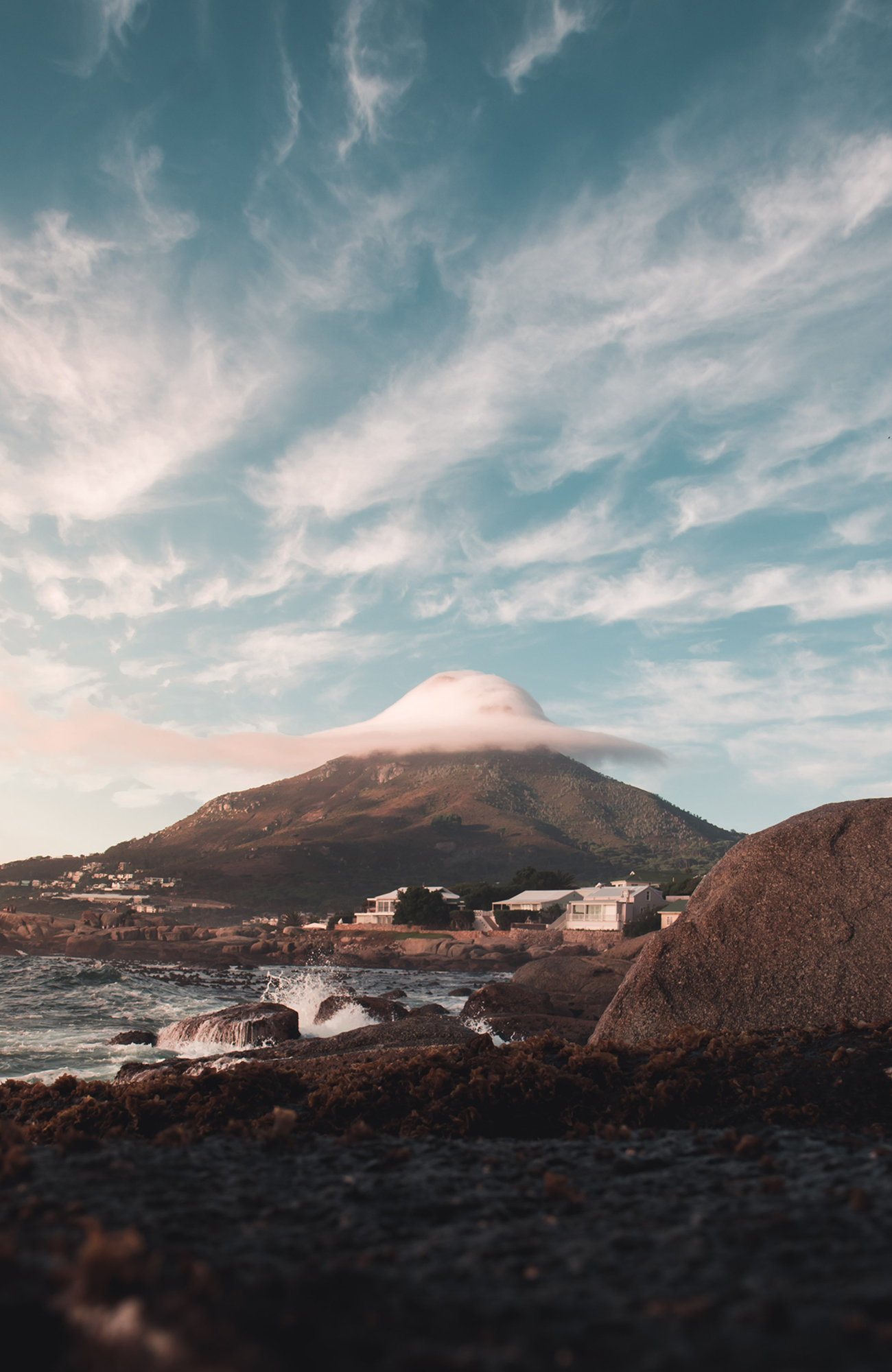 cape-town-lions-head-in-the-fog-sidebar