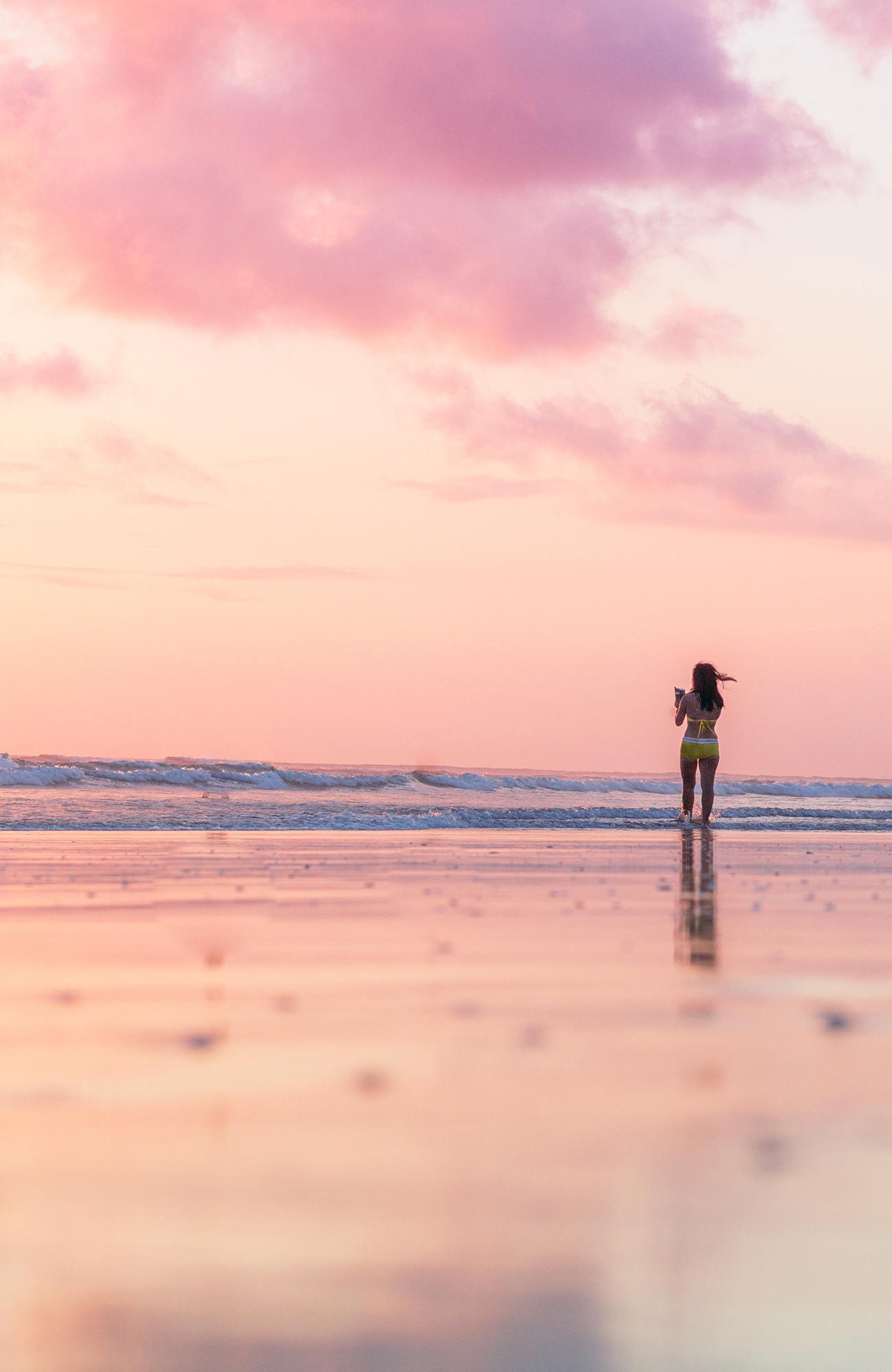 el-nido-philippines-sunset-pink-beach-sidebar