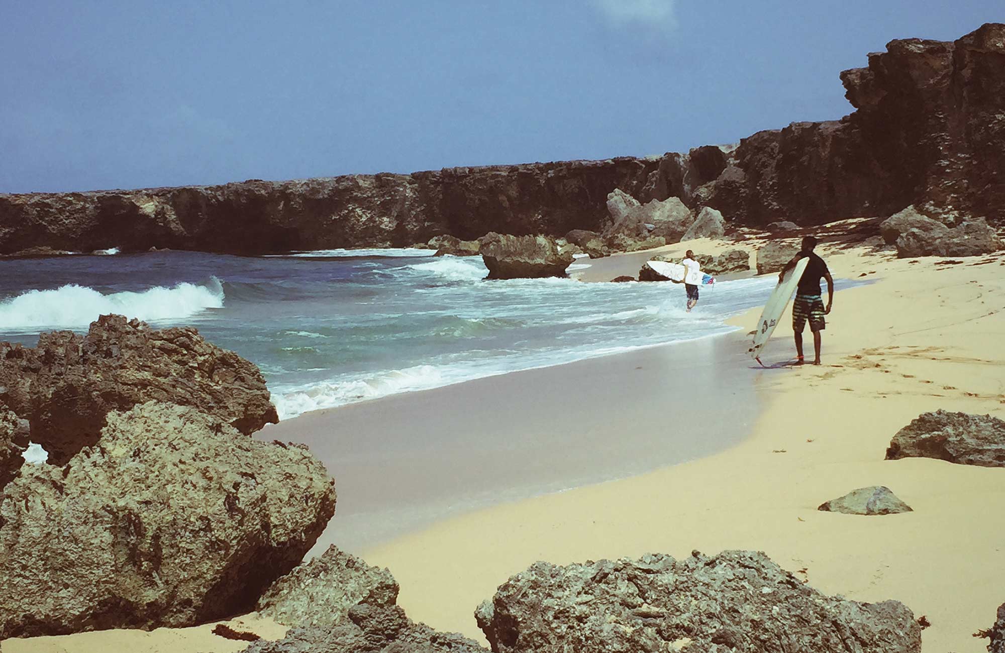 Twee surfers op het strand | Surfen in Australië | KILROY