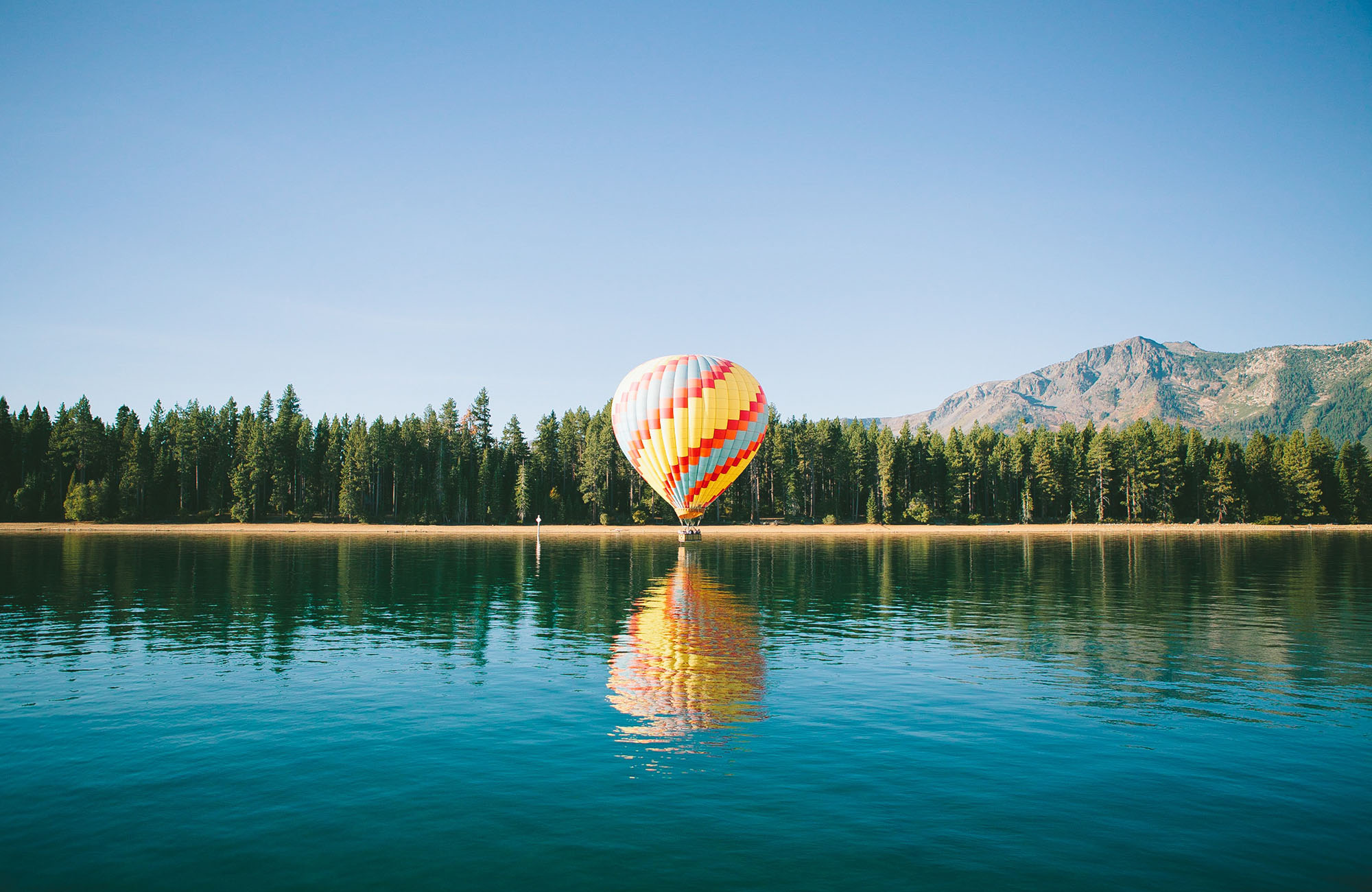 Luchtballon bij Lake Tahoe | Reizen 2020 | Beste bestemmingen 2020 | KILROY