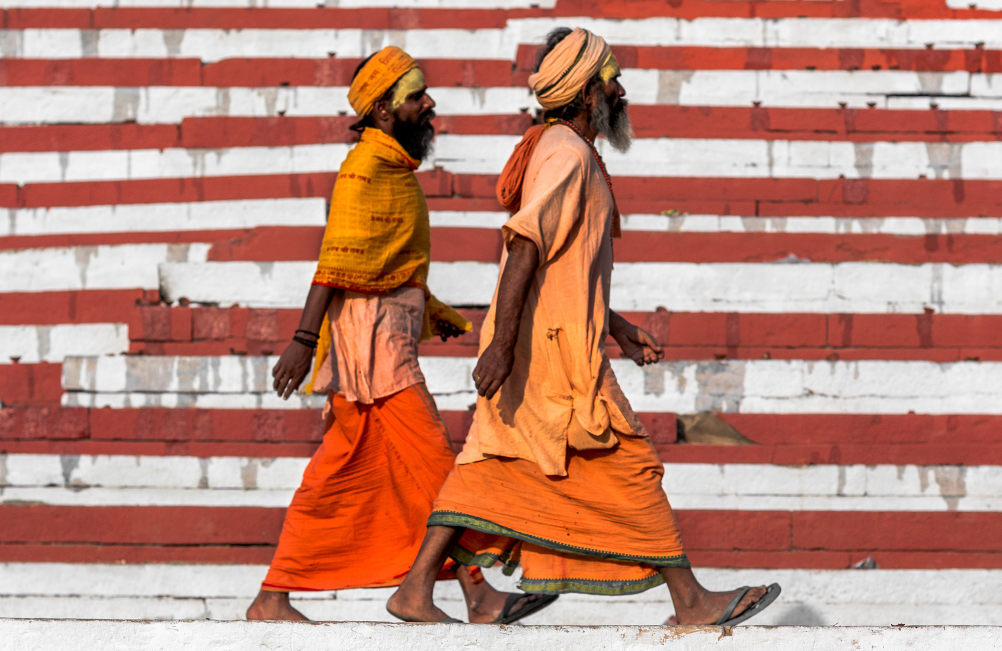 Twee mannen lopen | Reizen naar India | KILROY