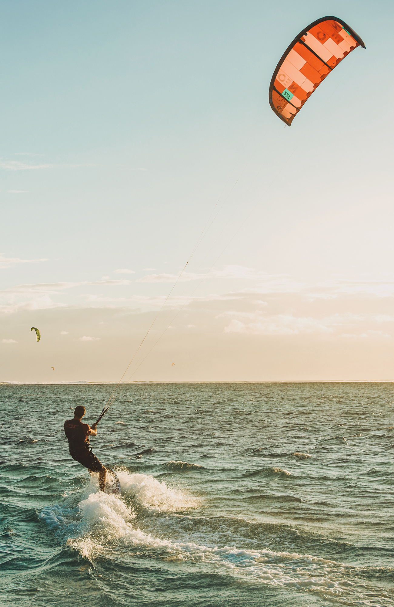 Kitesurfen in het buitenland met KILROY