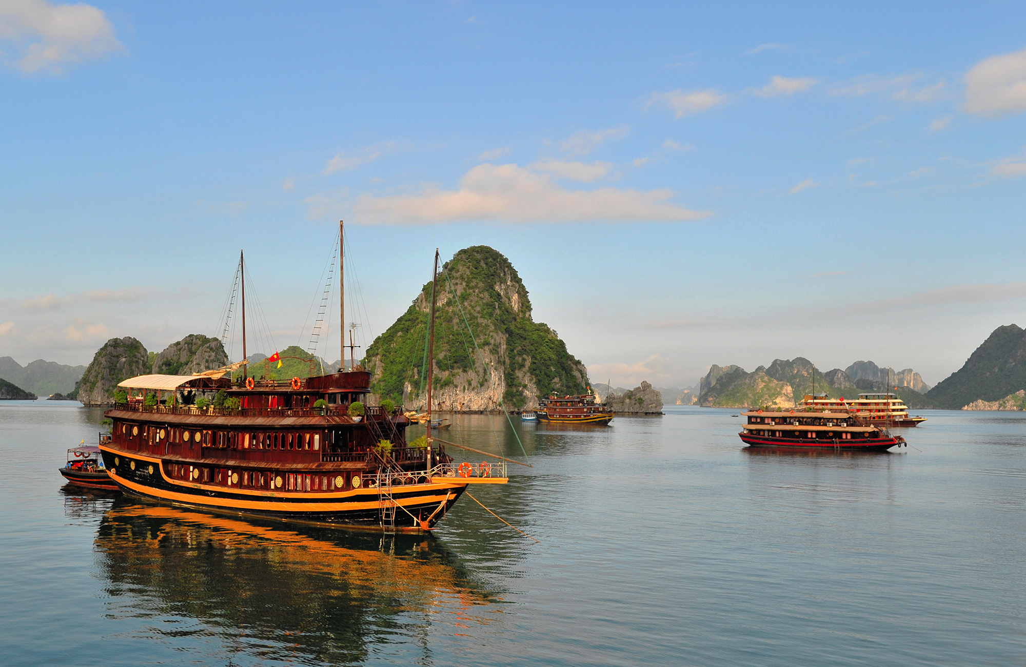Zeilboot bij Halong Bay | Zeilen in Vietnam | KILROY