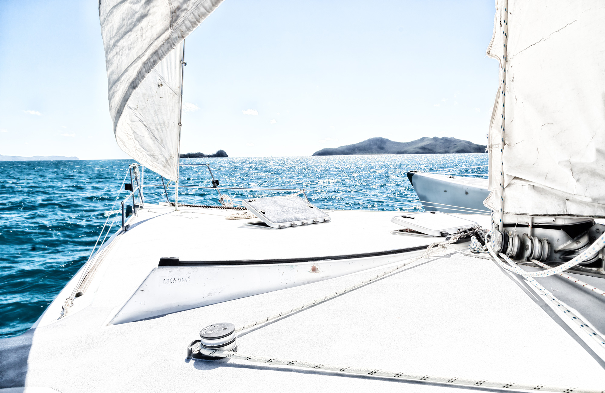 Uitzicht vanaf een zeilboot | Zeilen in Oceanië | KILROY