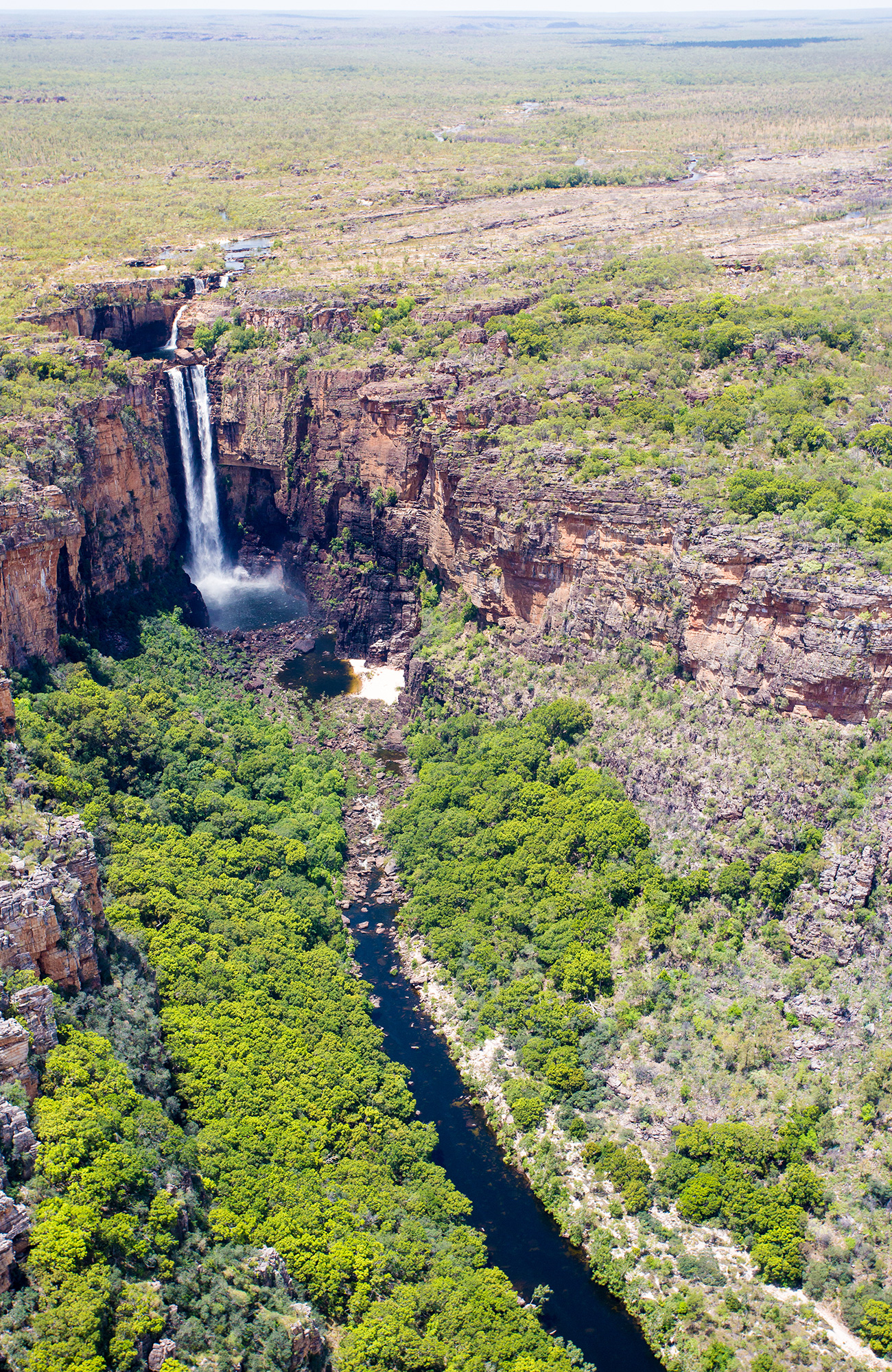 Uitzicht over Jim Jim Falls in Kakadu National Park, Australië | Reizen met KILROY