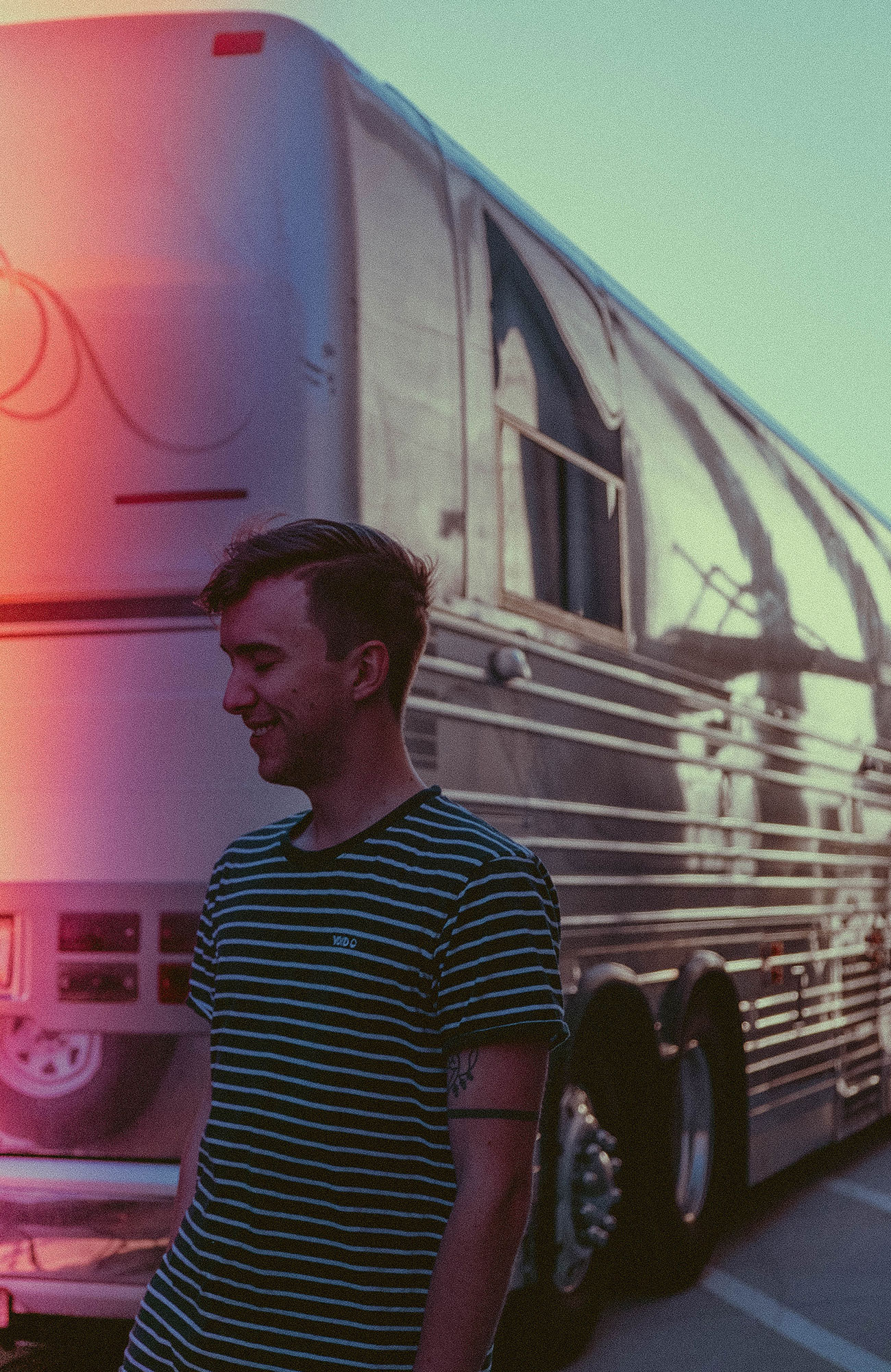 Reiziger met bus | Busreizen en buspassen in Nieuw-Zeeland | KILROY