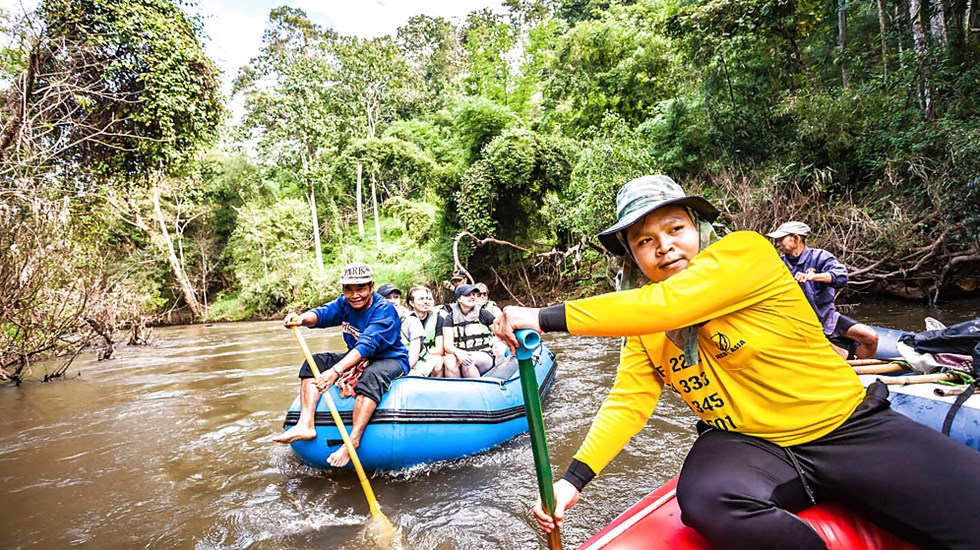 Reizigers raften in de jungle van Noord-Thailand | 5 tips voor reizen in Thailand | KILROY