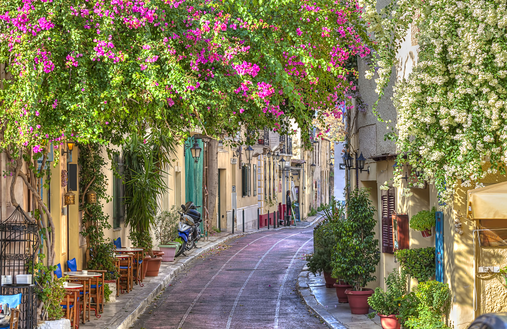 greece-athens-plaka-area-traditional-houses