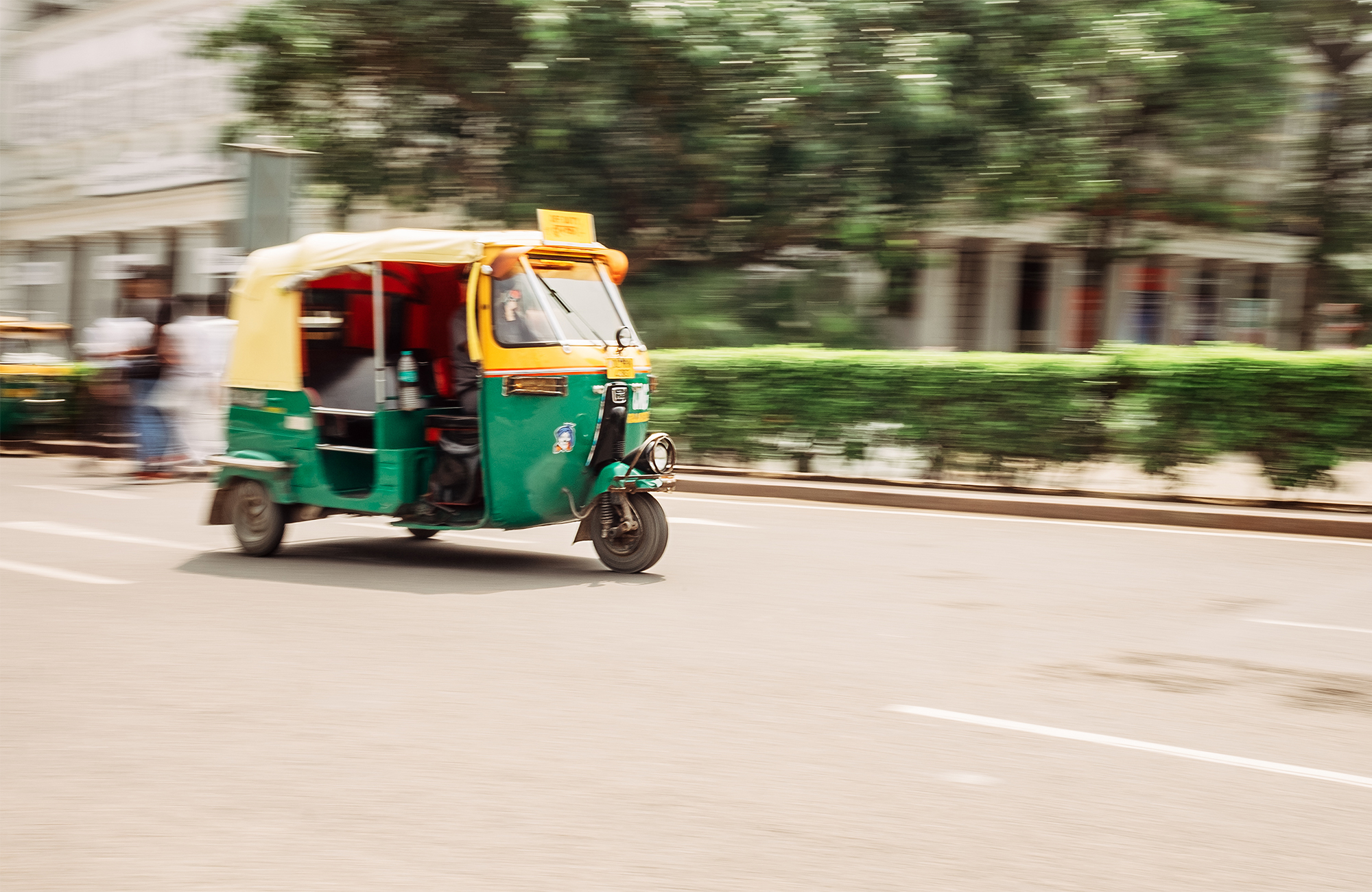 delhi-india-rickshaw-traffic-cover