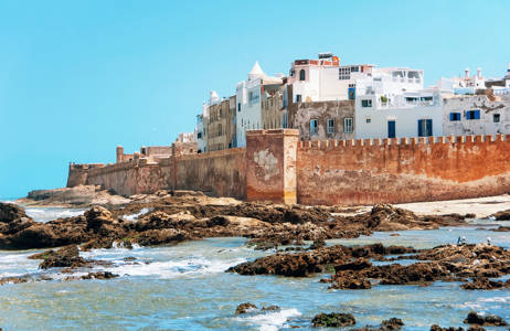 Uitzicht over de kust van Essaouira, Marokko | Beste reistijd april | Beste bestemmingen april | Reiskalender | KILROY