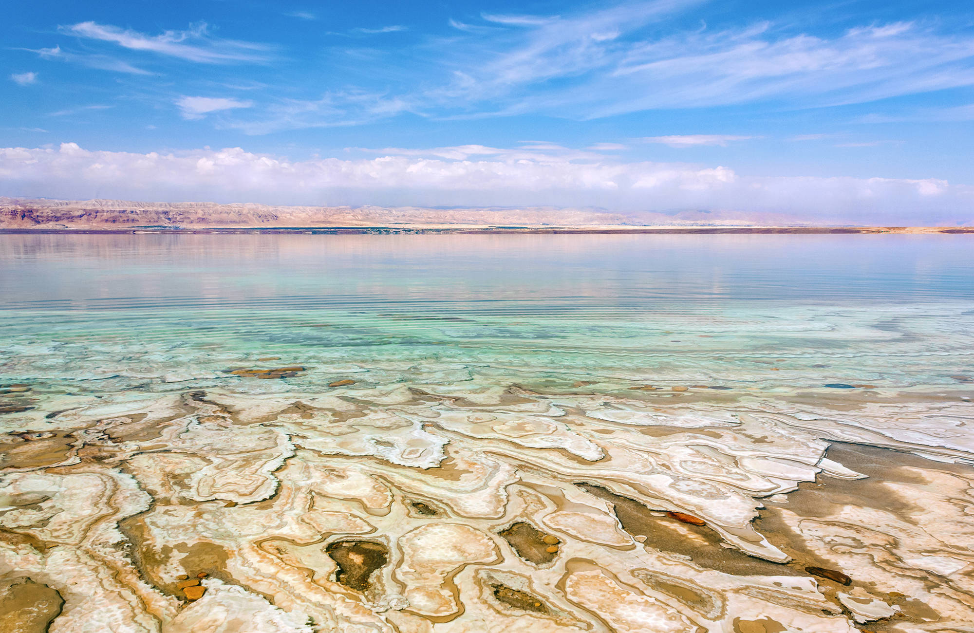 Uitzicht over de dode zee in Jordanië | Beste reistijd oktober | Beste bestemmingen oktober | Reiskalender | KILROY