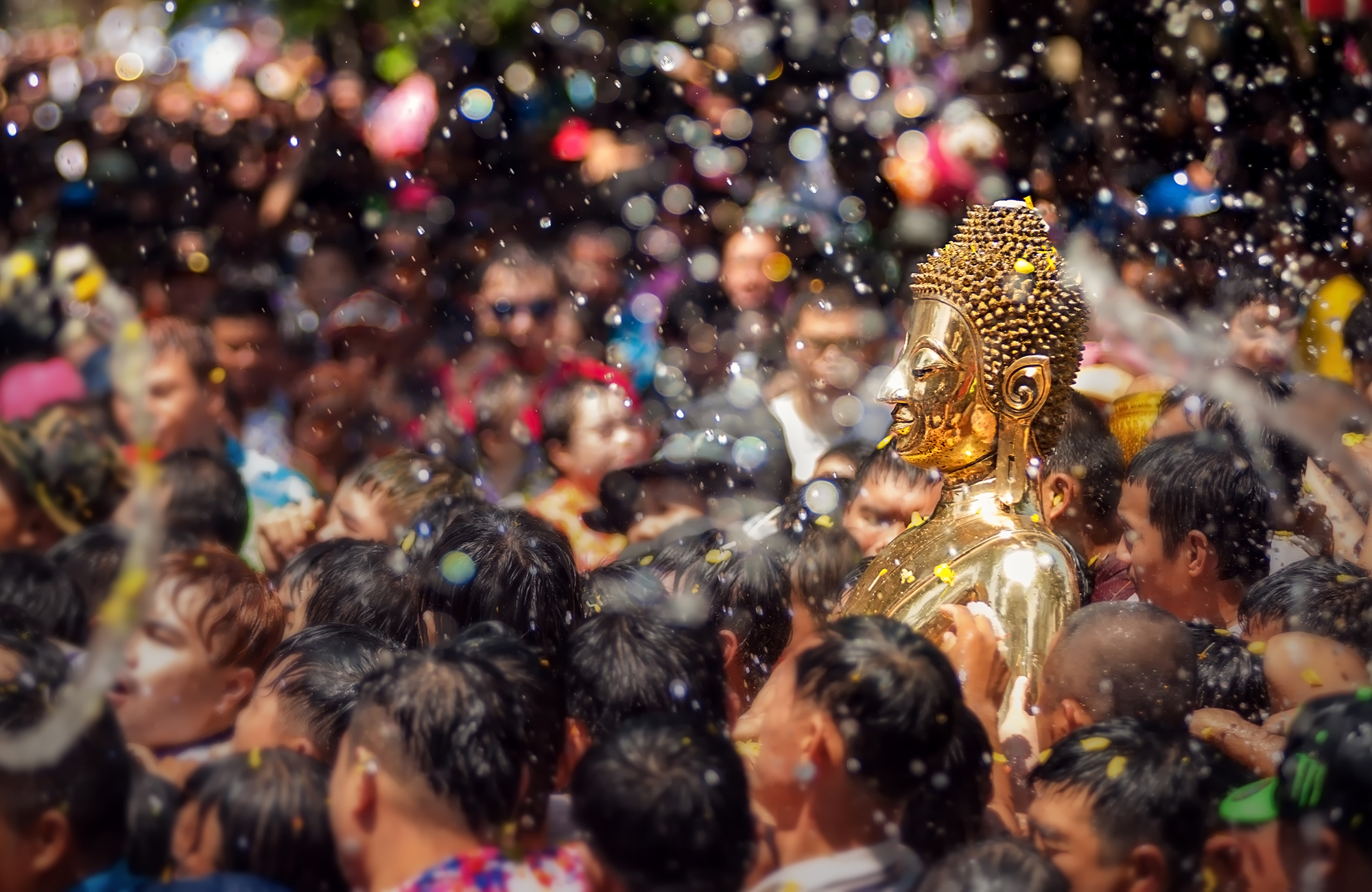 thailand-songkran-water-festival-people-buddha
