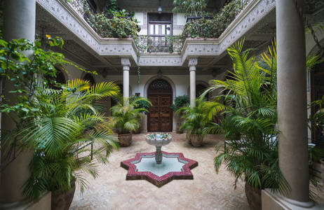 Binnentuin in Marrakech, Marokko | Beste reistijd april | Beste bestemmingen april | Reiskalender | KILROY