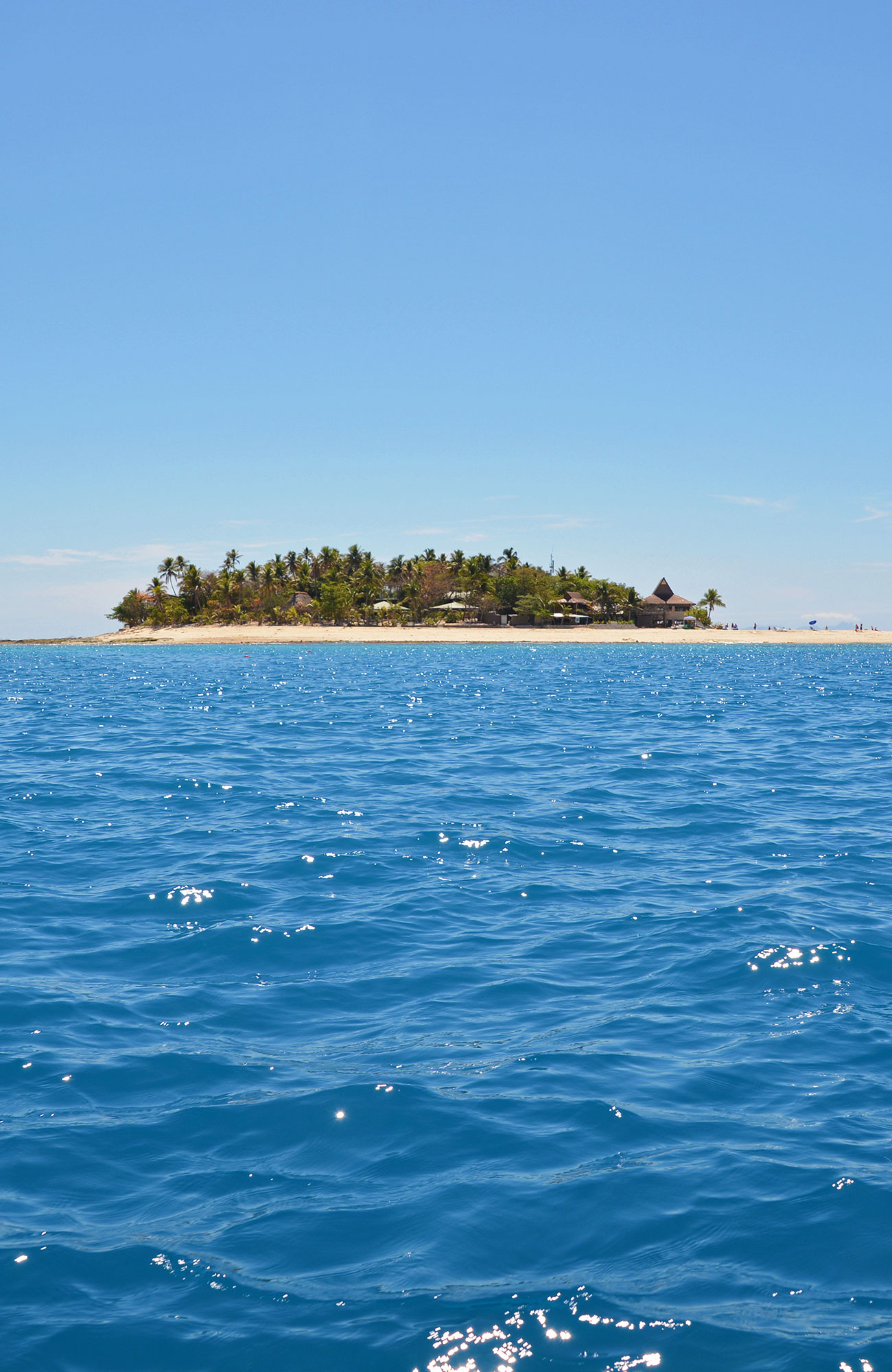 Fiji-island-hopping-beachcomber