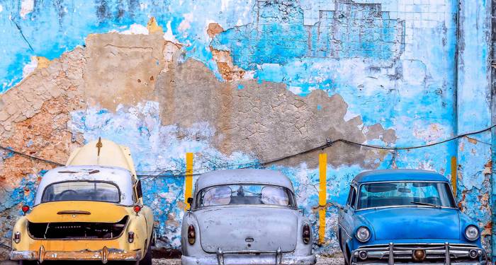 Check alle oude auto's in het centrum van Havana tijdens je rondreis door Cuba | KILROY