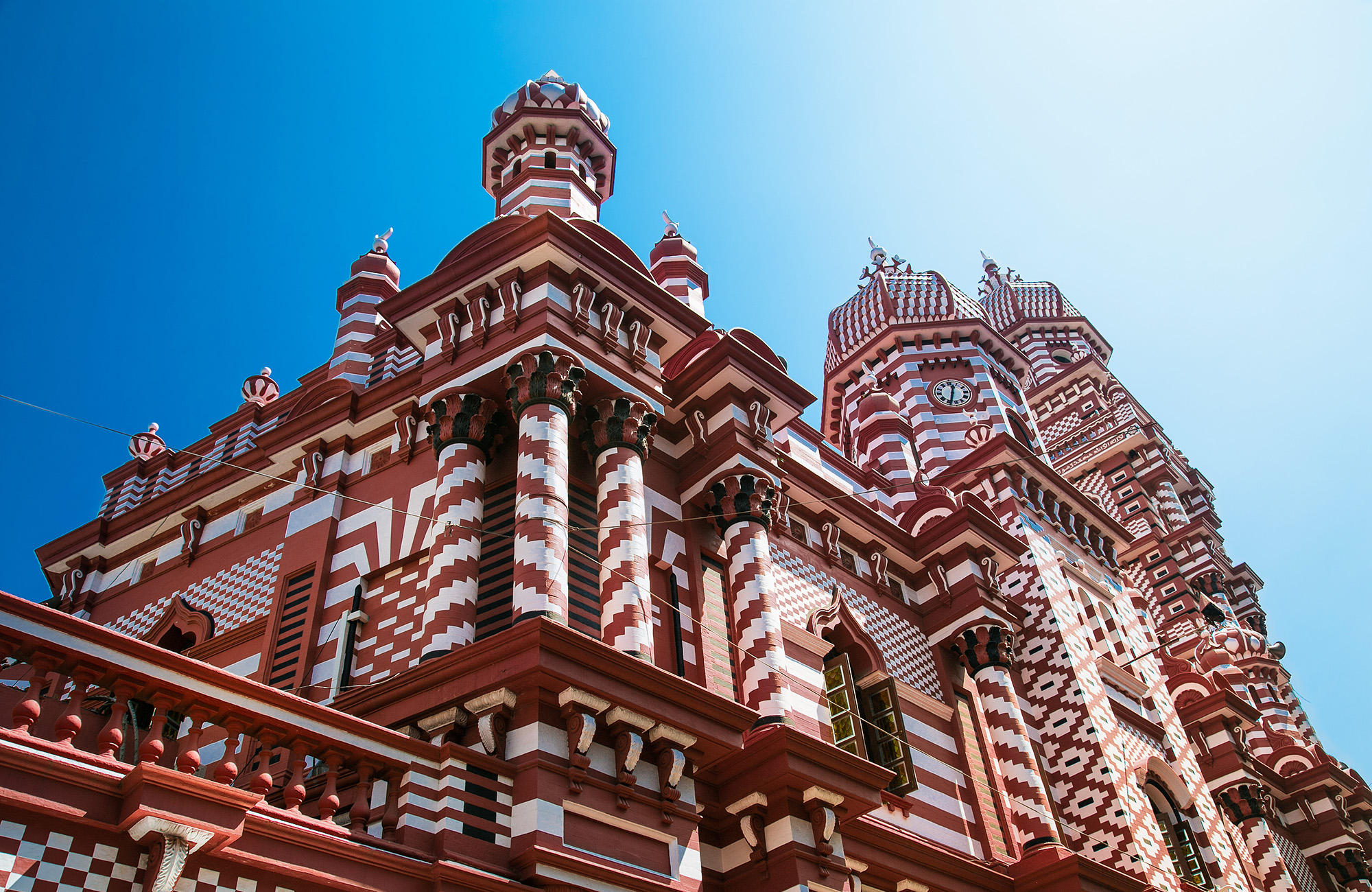colombo-sri-lanka-jami-ul-alfar-mosque-or-red-masjid-mosque-low-angle-cover
