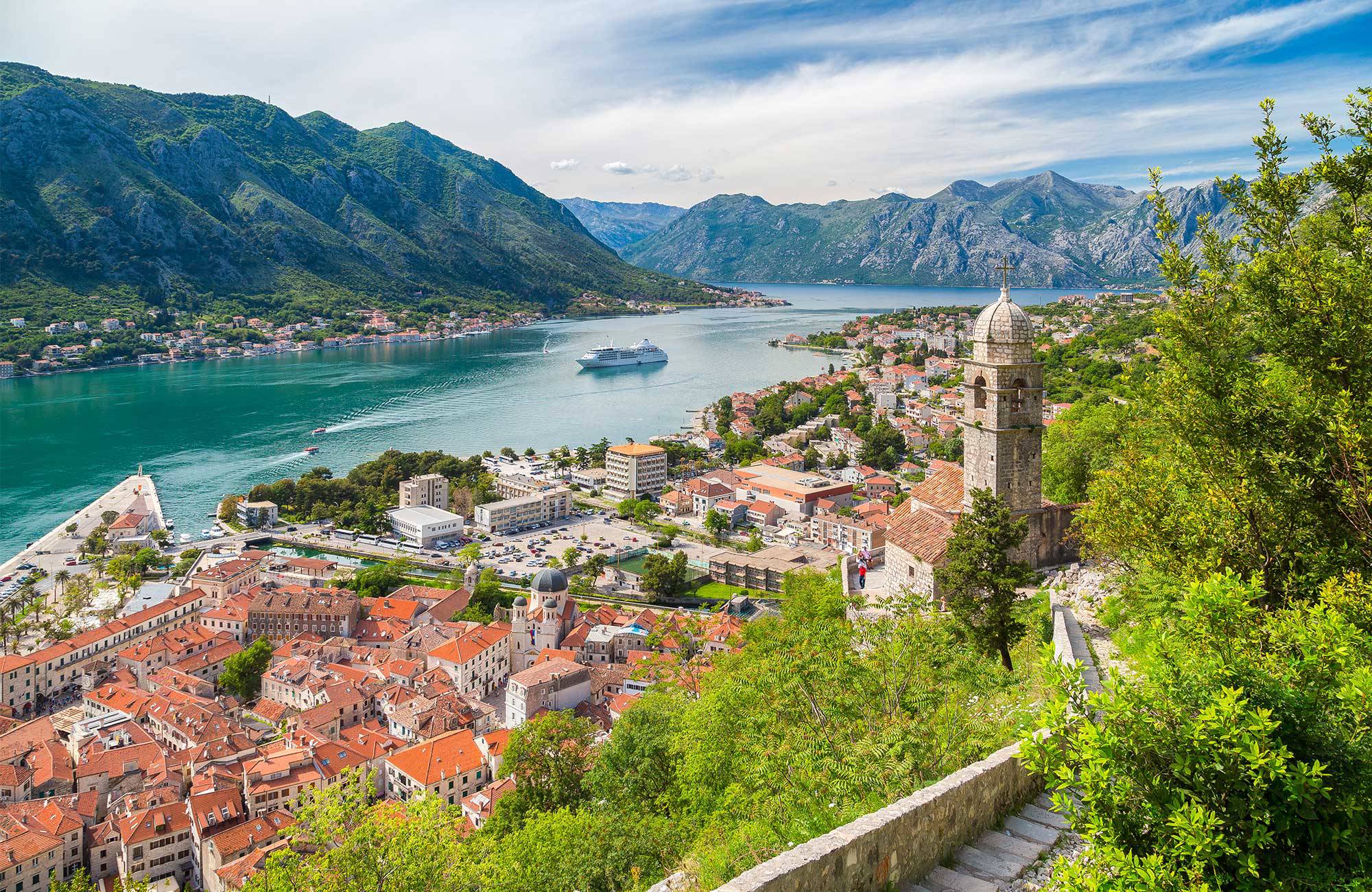 Uitzicht op de Baai van Kotor | Reizen naar Montenegro | KILROY