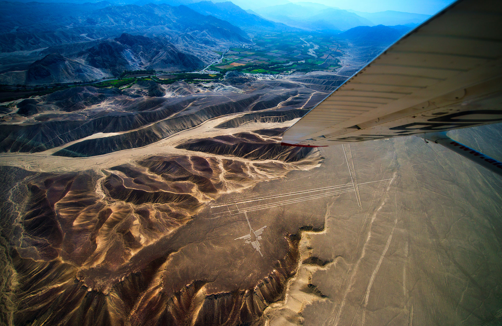 peru-nazca-flight-sand-lines-aerial