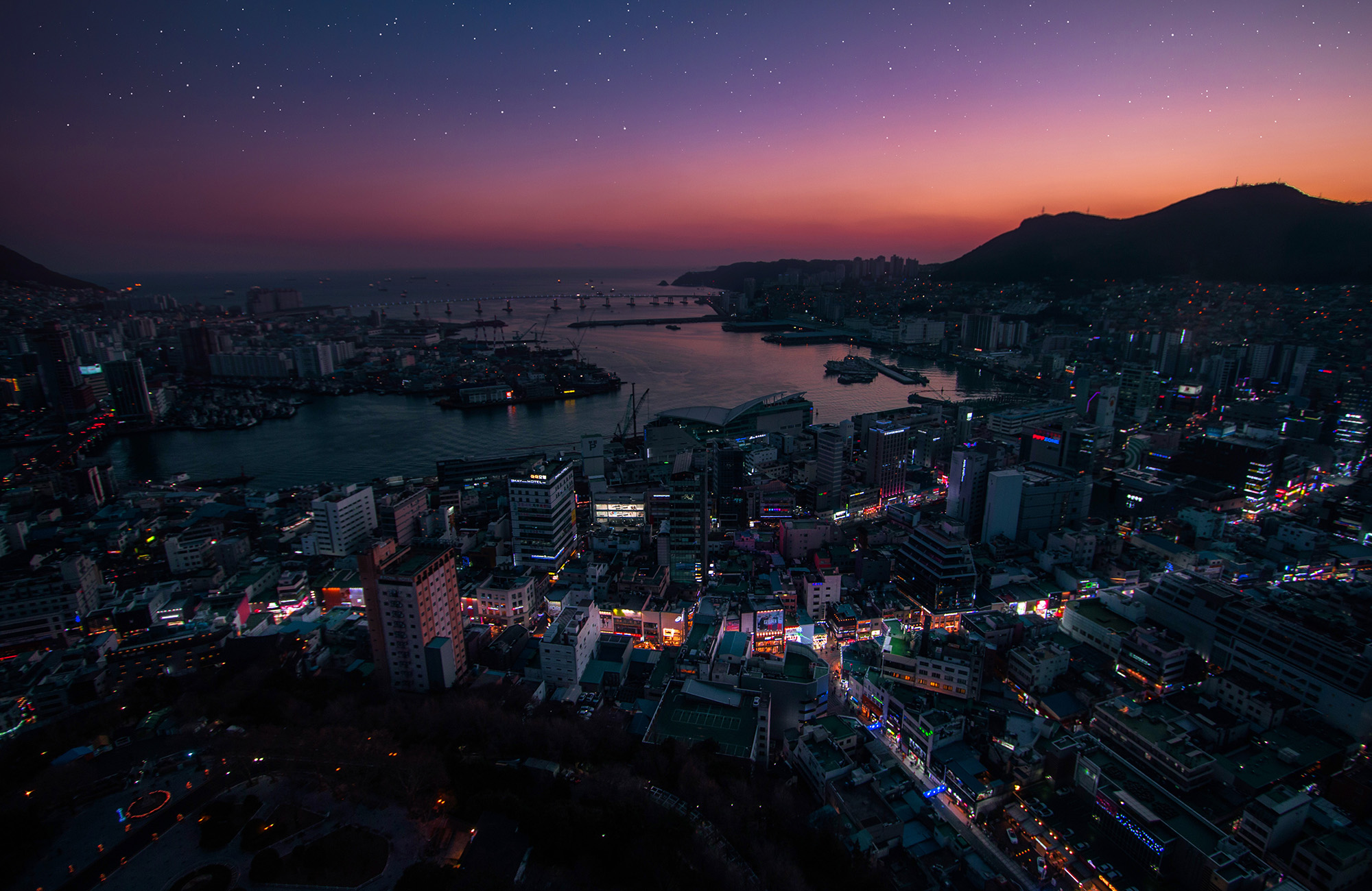 Busan in Zuid-Korea bij zonsondergang | Backpacken in Zuid-Korea | KILROY