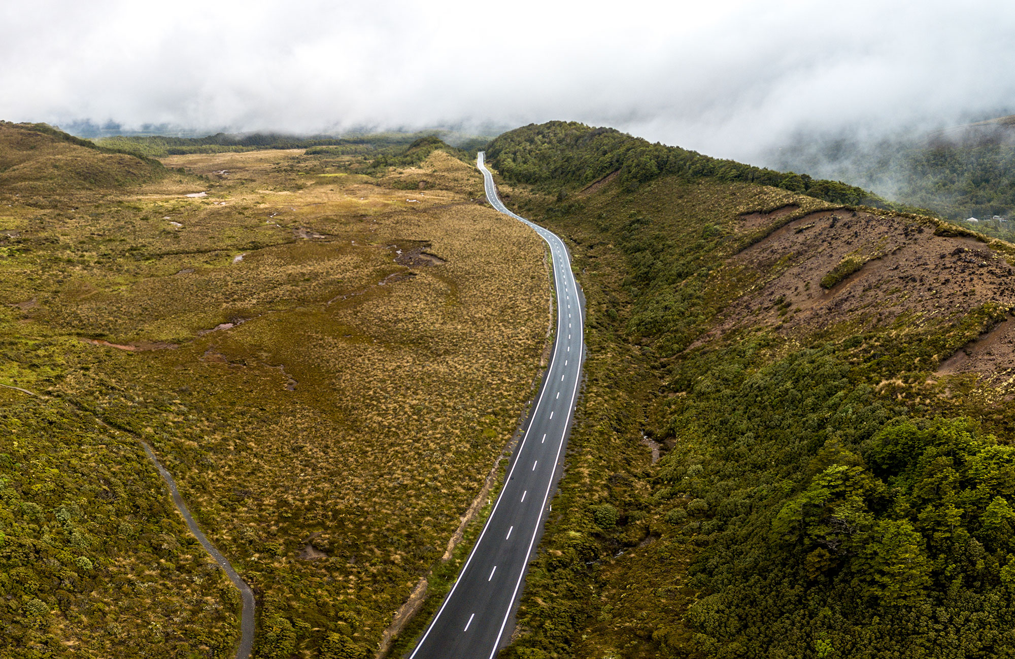 Rijd met de Deuce camper door dit prachtige landschap | Camperhuur Nieuw-Zeeland | KILROY