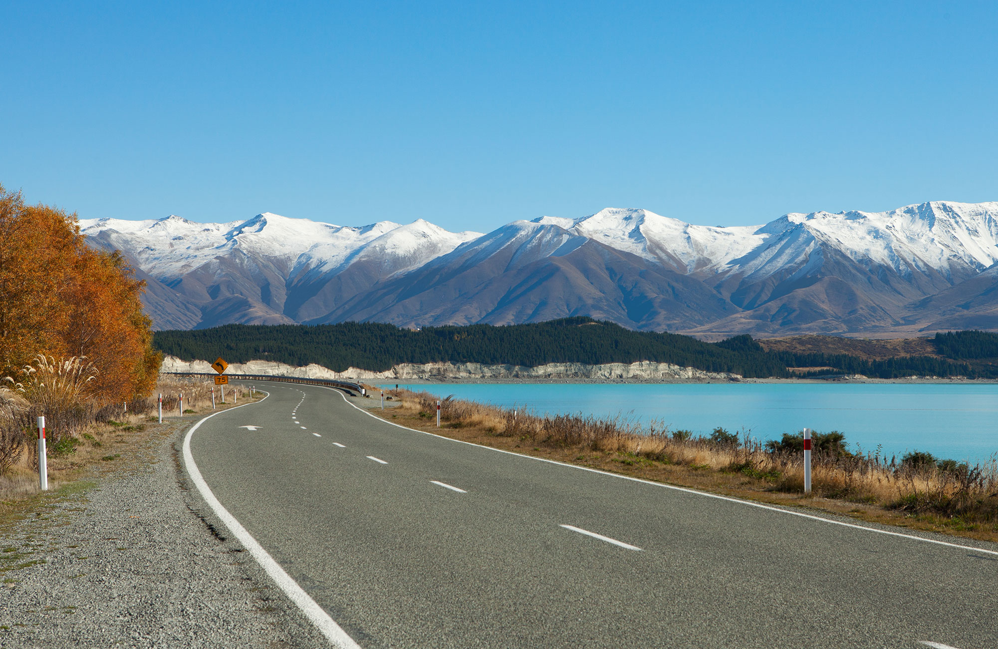 Rijd met de Highball camper door dit bergachtige landschap | Camperhuur Nieuw-Zeeland | KILROY