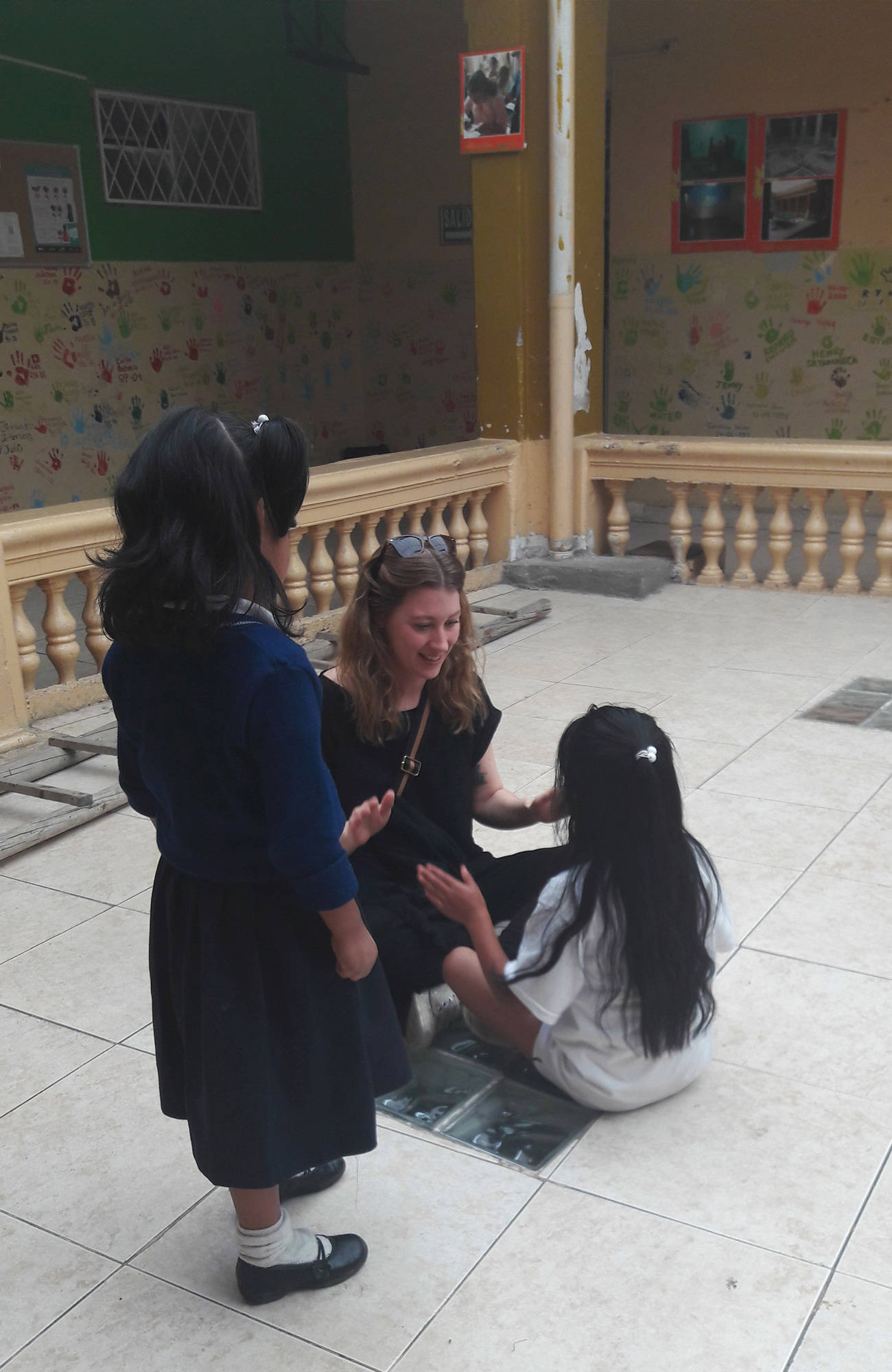 meisjes spelen met elkaar | 3 (vrijwilligers)projecten in kleurrijk Ecuador | KILROY