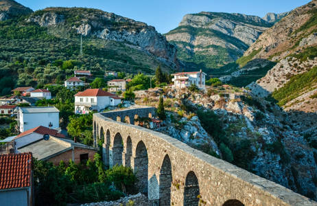 Turks Aquaduct Stari Bar | Reizen naar Montenegro | KILROY