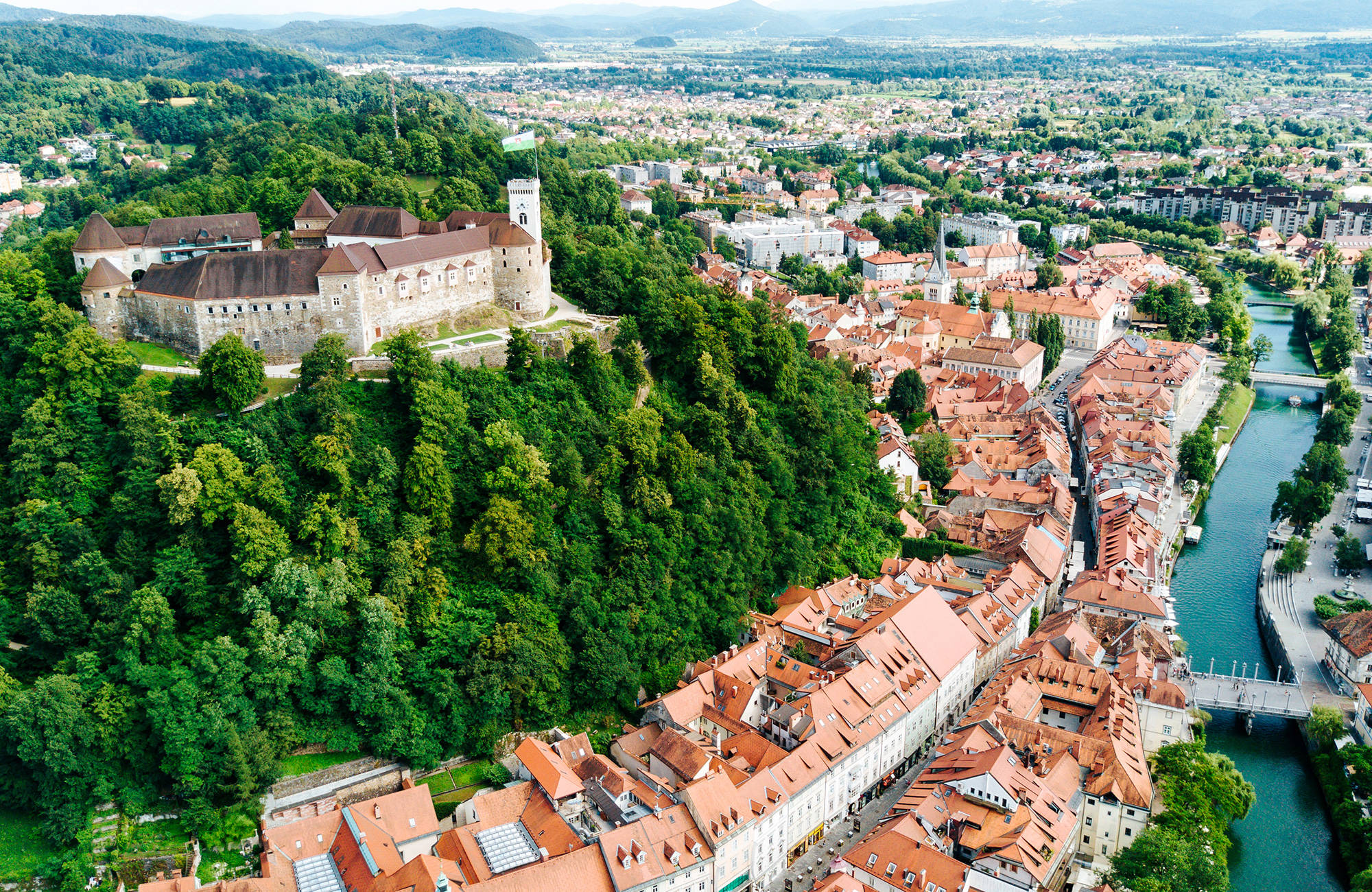 Luchtfoto van Ljubljana | Rondreis Slovenië & Kroatië | KILROY