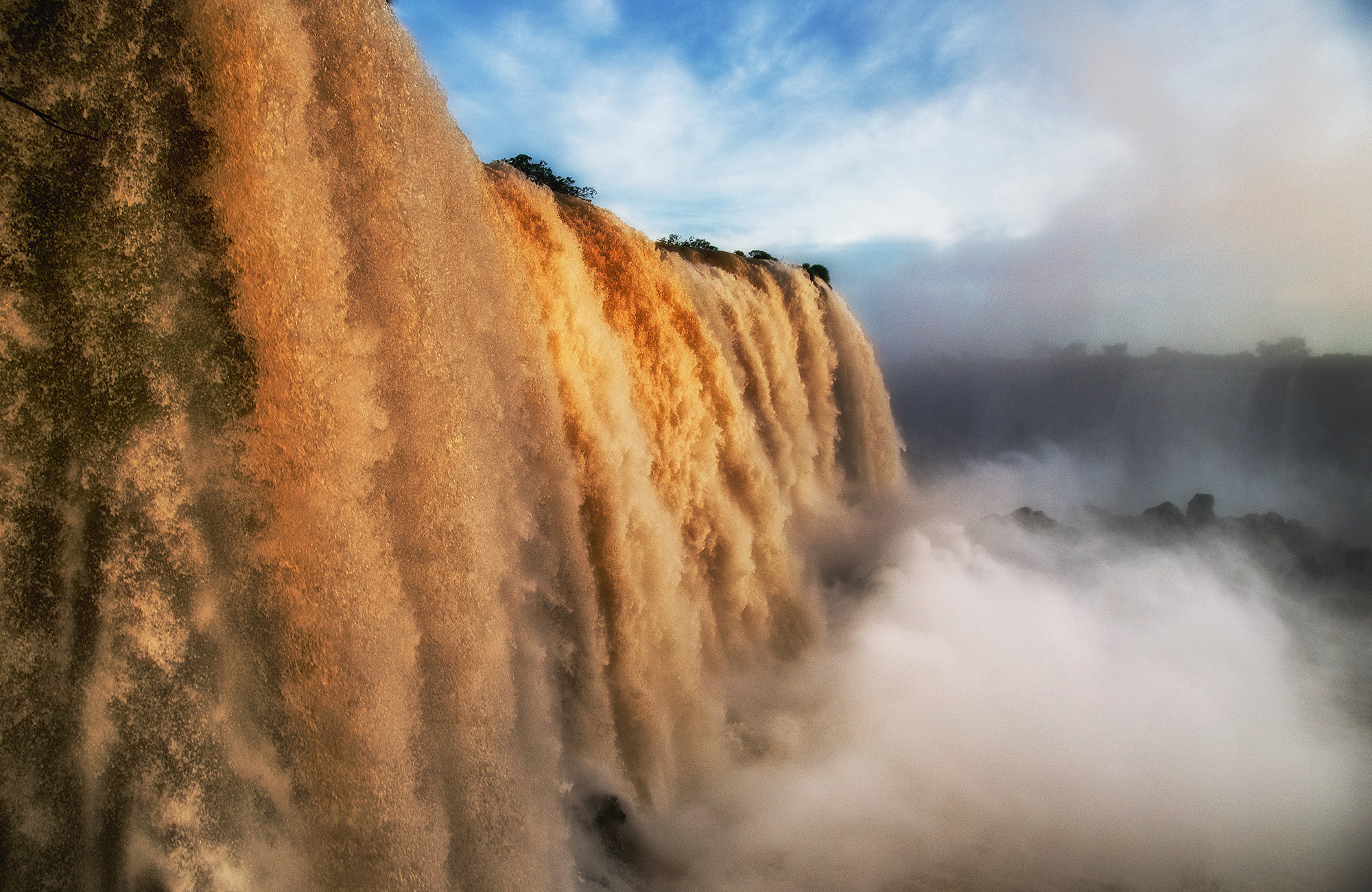 Zonsondergang bij Iguaçu watervallen in Brazilië | Backpacken Brazilië | KILROY