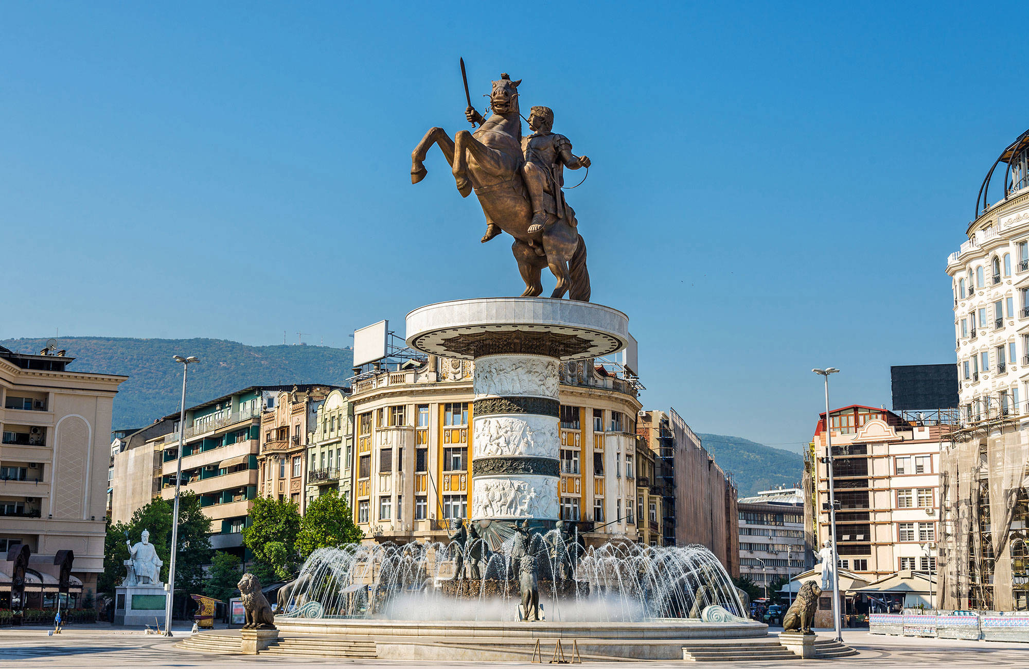 Fontein in de straten van Skopje | Reizen naar Noord-Macedonië | KILROY