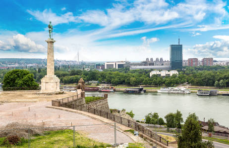 Monument aan het water in Belgrado | Reizen naar Belgrado | KILROY