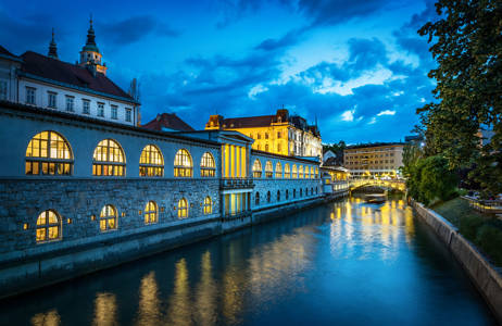 Architectuur in de avond | Reizen naar Ljubljana | KILROY