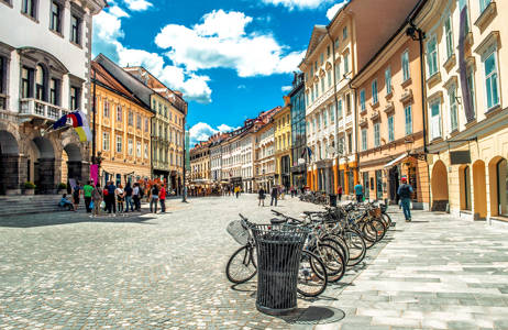 Winkelstraat met fietsen | Reizen naar Ljubljana | KILROY
