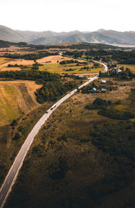 Luchtfoto van het Gradina Korenicka landschap met snelweg | Reizen naar Kroatië | KILROY