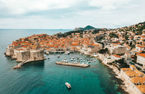 Uitzicht op de kustlijn van Dubrovnik, Kroatië | Rondreis Kroatië, Bosnië, Montenegro & Albanië | KILROY