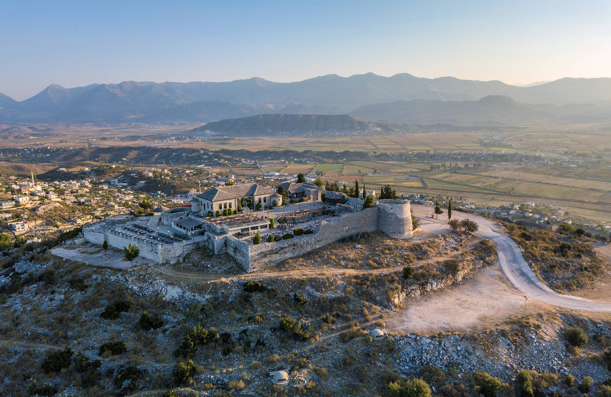 Lekuresi kasteel | Reizen naar Vlora | KILROY