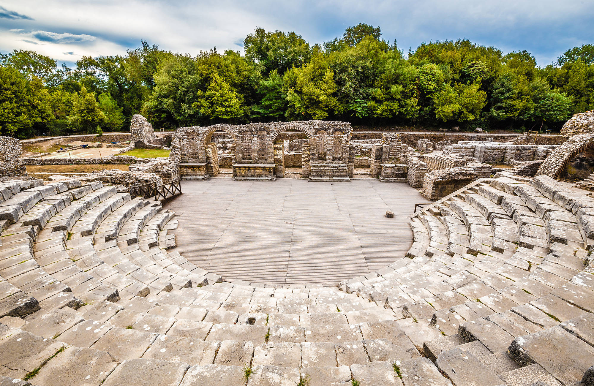 Theater Butrint National Park | Reizen naar Vlora | KILROY