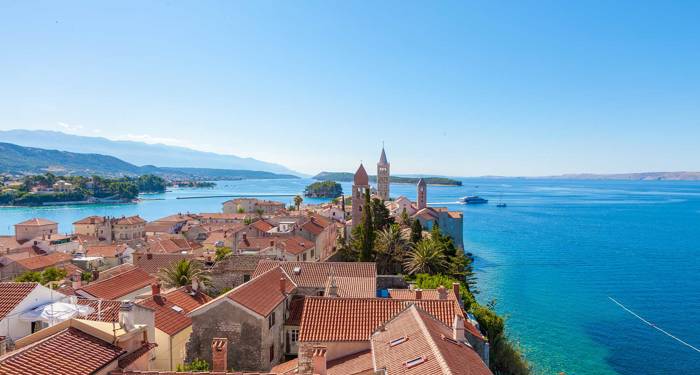 Luchtfoto van Rab Island | Rondreis Slovenië & Kroatië | KILROY