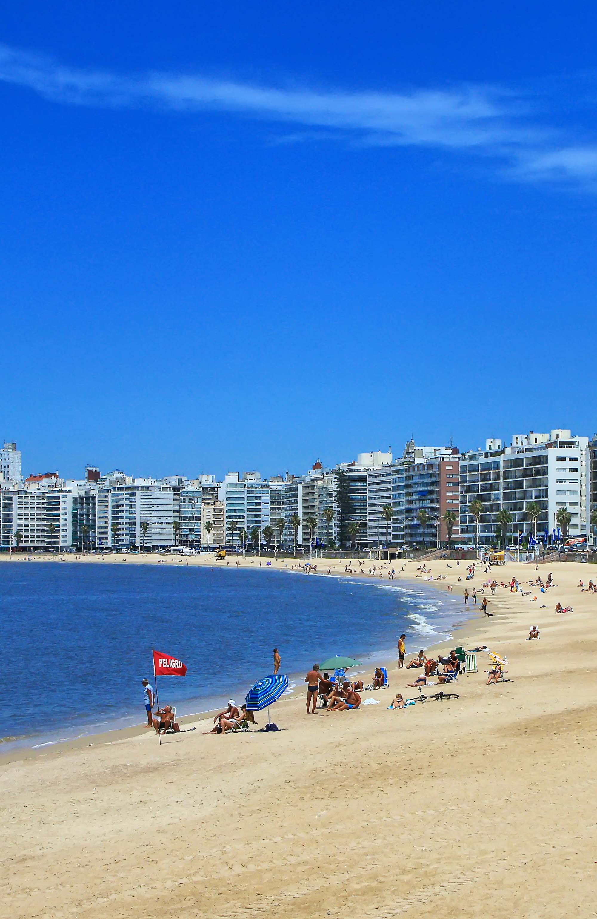 Uitzicht over het strand in Montevideo, Uruguay | Reizen naar Montevideo met KILROY