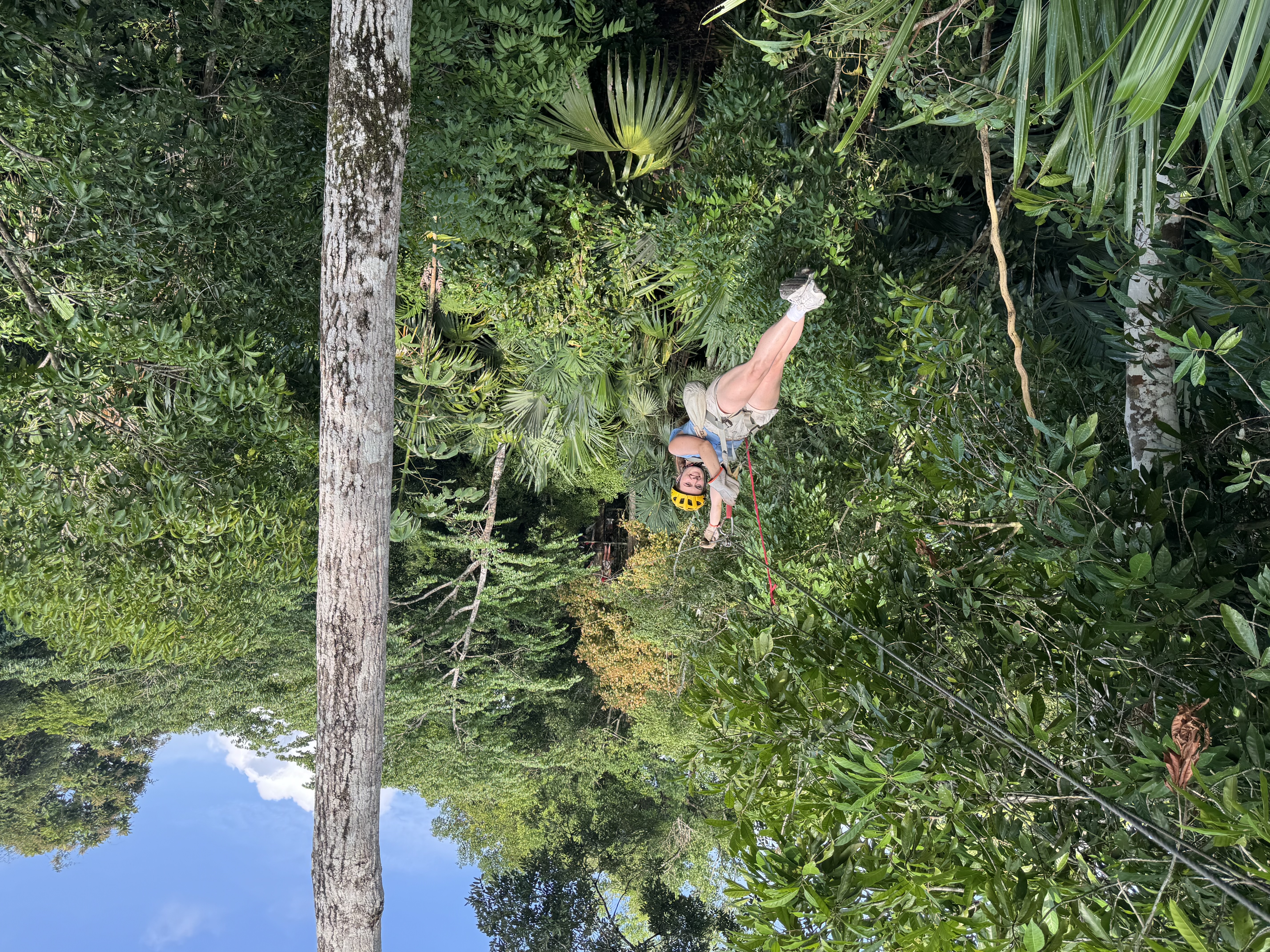 Ziplinen door de jungle in Tikal