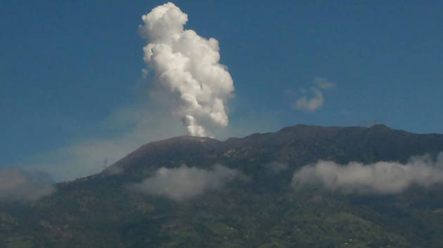 turrialba---volcano