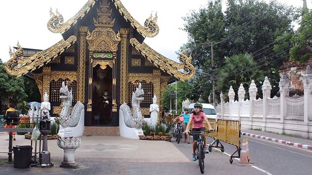 chiang-mai-old-city-by-bike-2