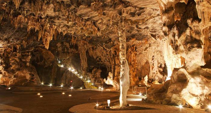cango caves near oudtshoorn